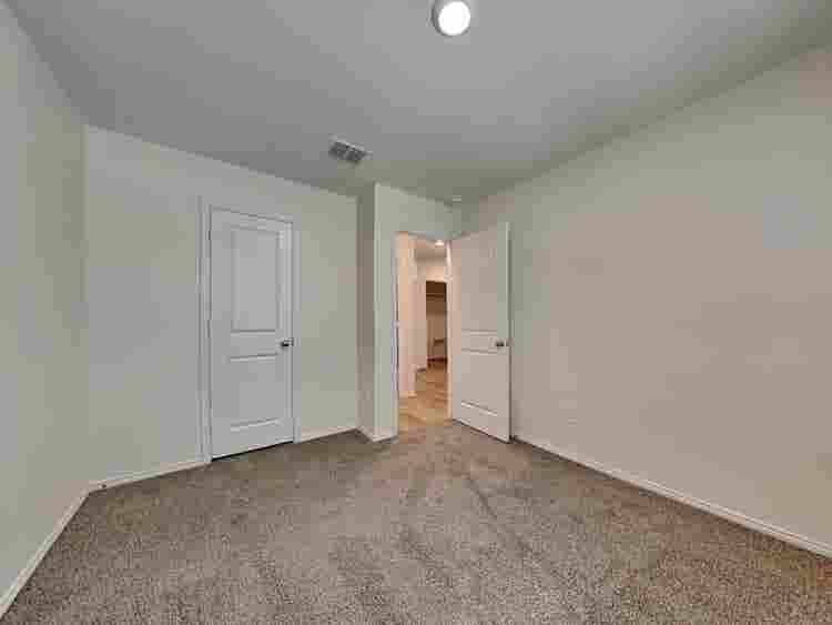 3bed house available for rent