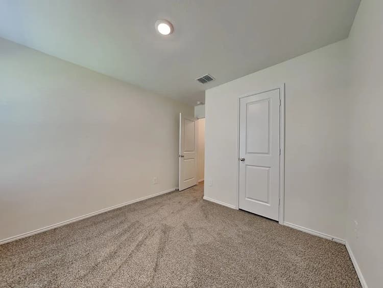 3bed house available for rent