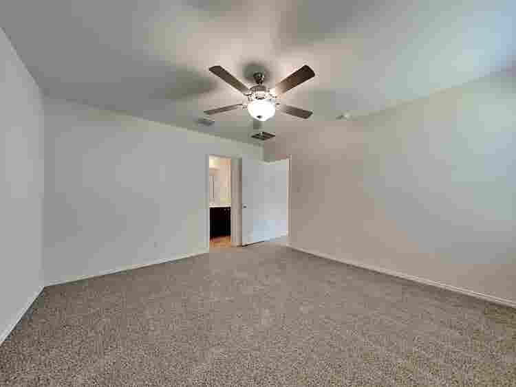 3bed house available for rent