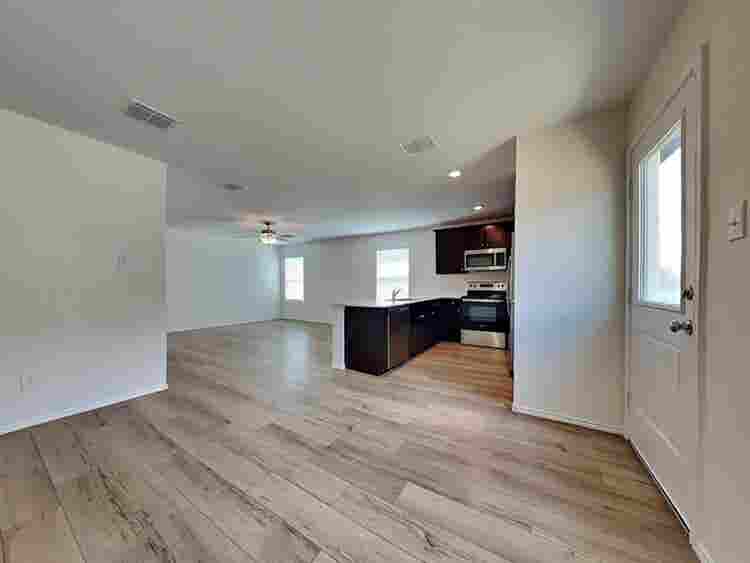 3bed house available for rent