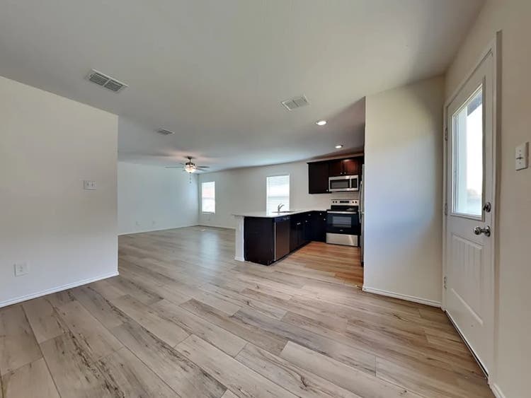 3bed house available for rent