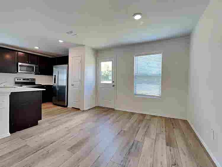 3bed house available for rent