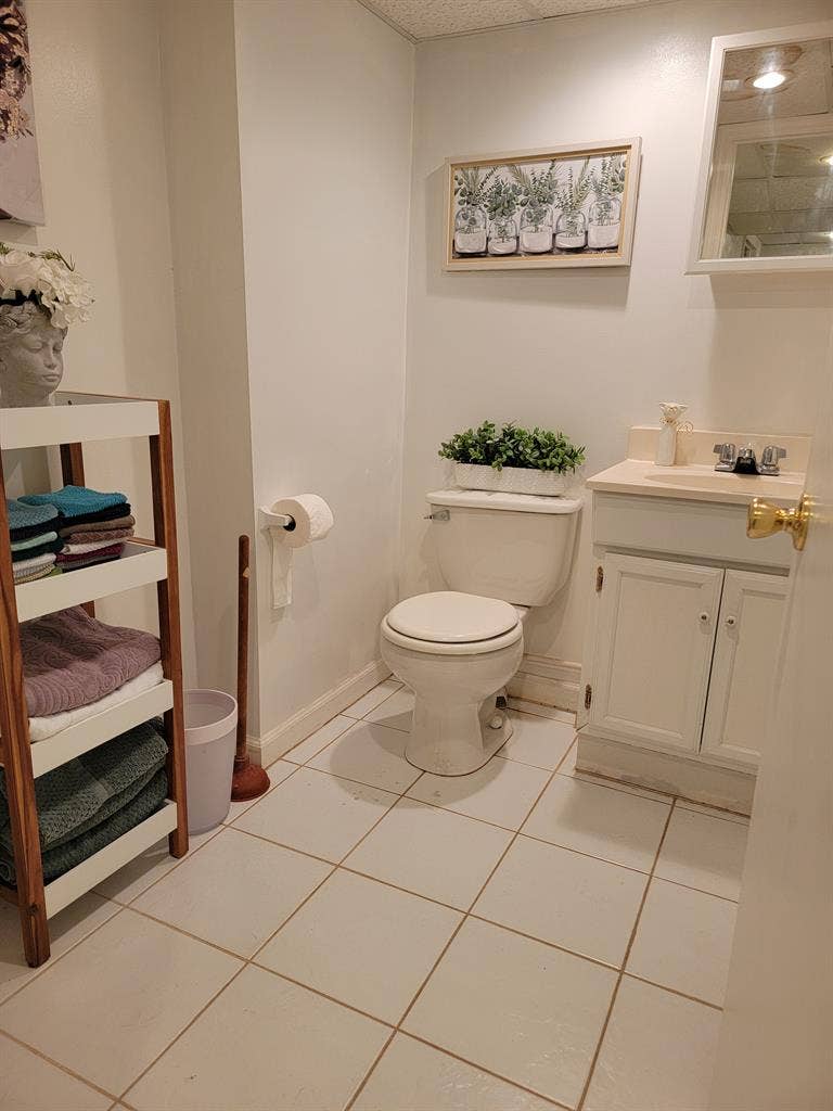 Private, Furnished BD/BA! !