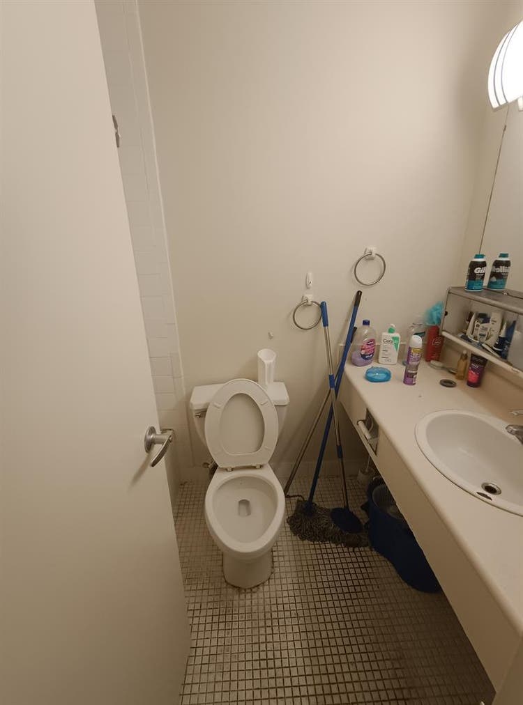 Private room in downtown toronto