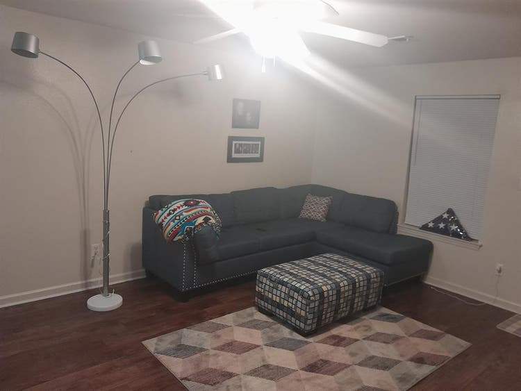 Looking for a roomate