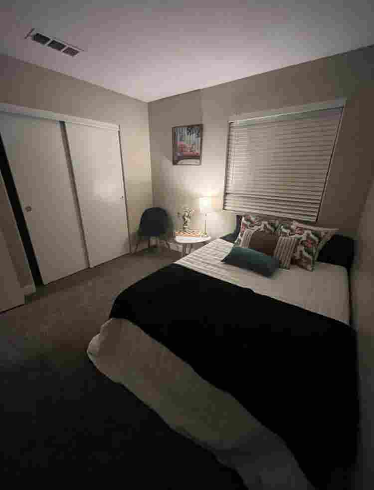Room for rent utilities included
