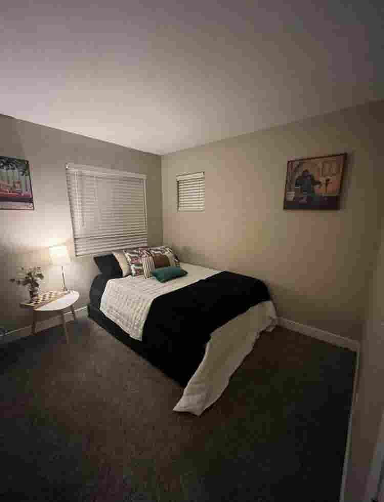 Room for rent utilities included
