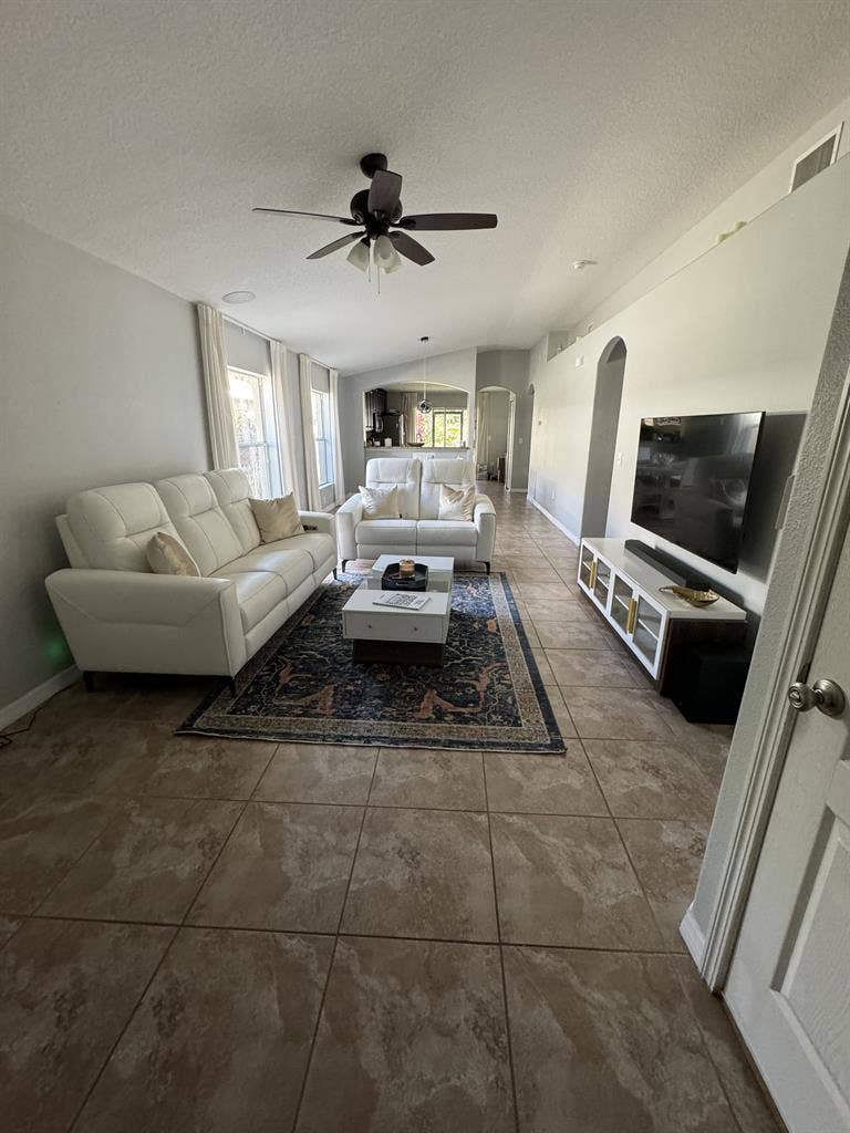 Looking for female roommate