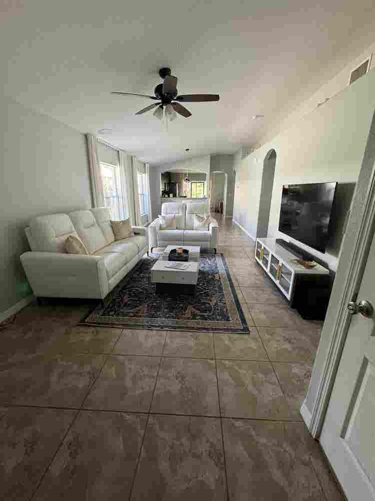 Looking for female roommate