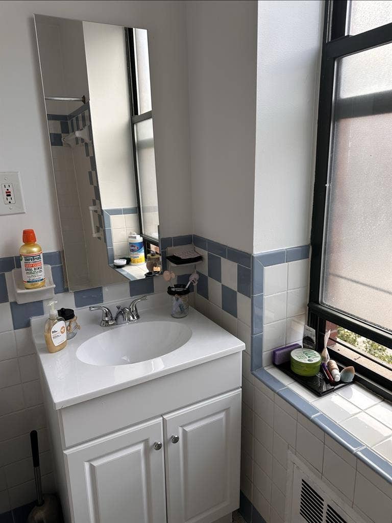 Room for Rent in Midtown Manhattan