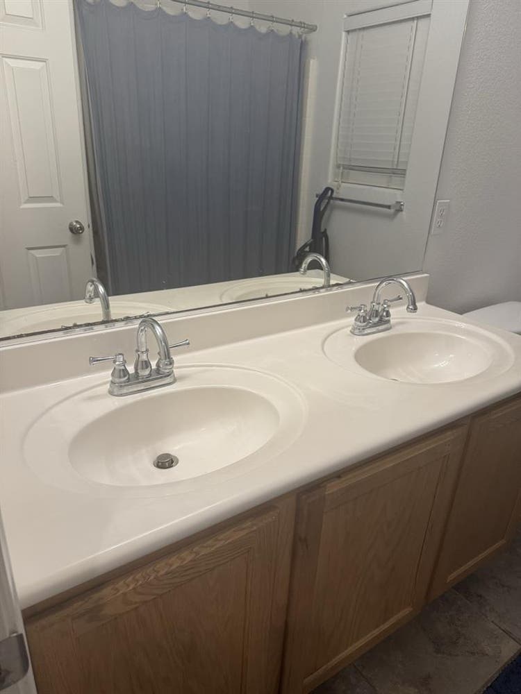 Room available 750 month
