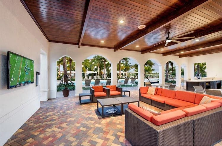 Beautiful room In a condo