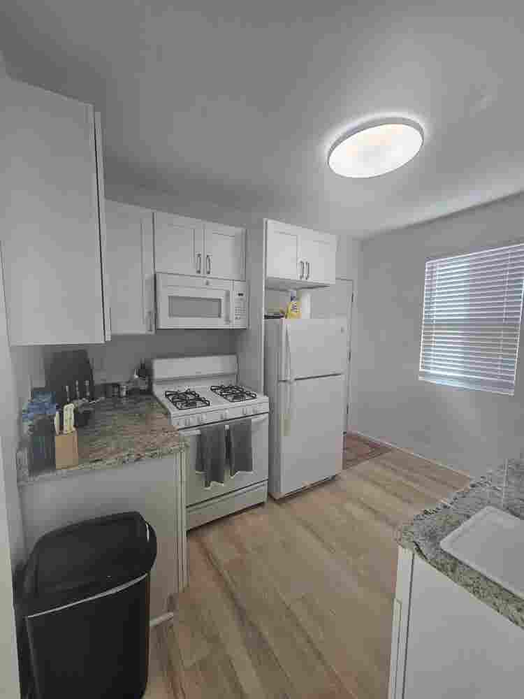 3 Rooms in Newly Renovated Home