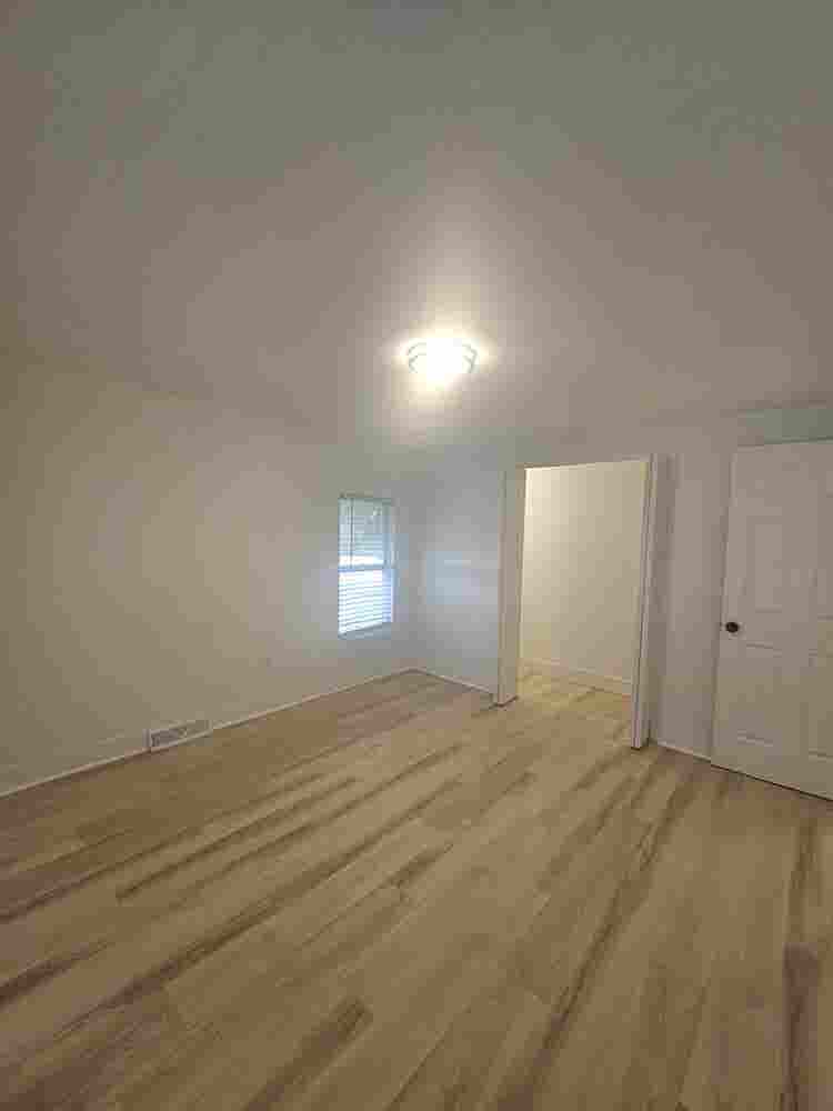 3 Rooms in Newly Renovated Home
