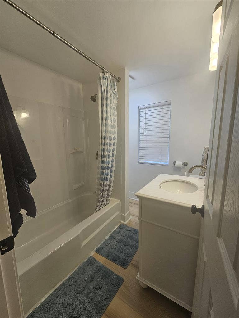 3 Rooms in Newly Renovated Home