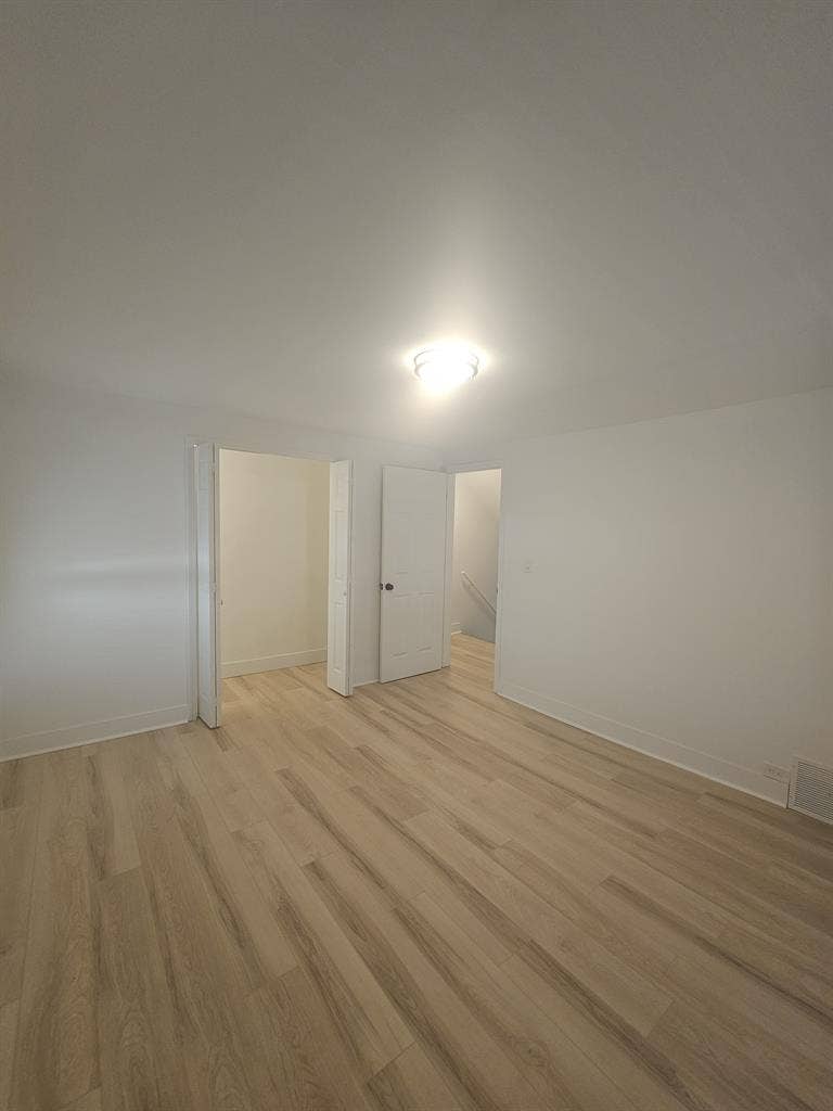 3 Rooms in Newly Renovated Home