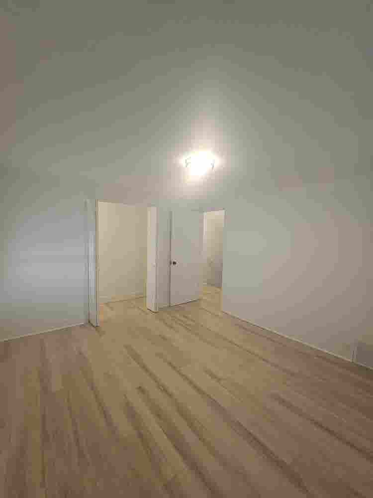 3 Rooms in Newly Renovated Home