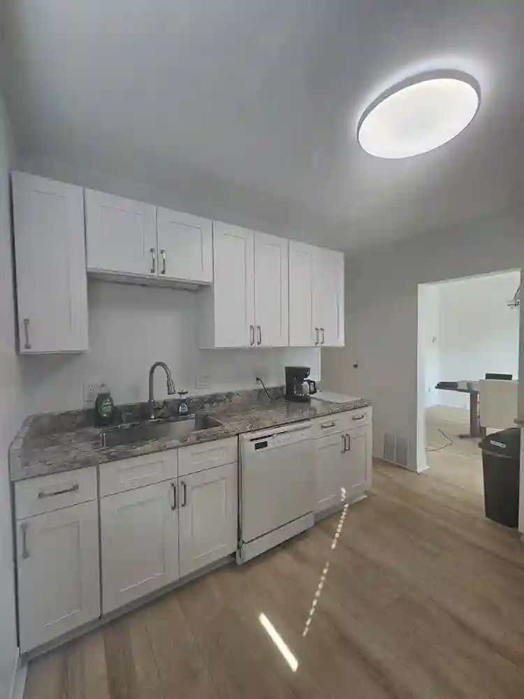 3 Rooms in Newly Renovated Home