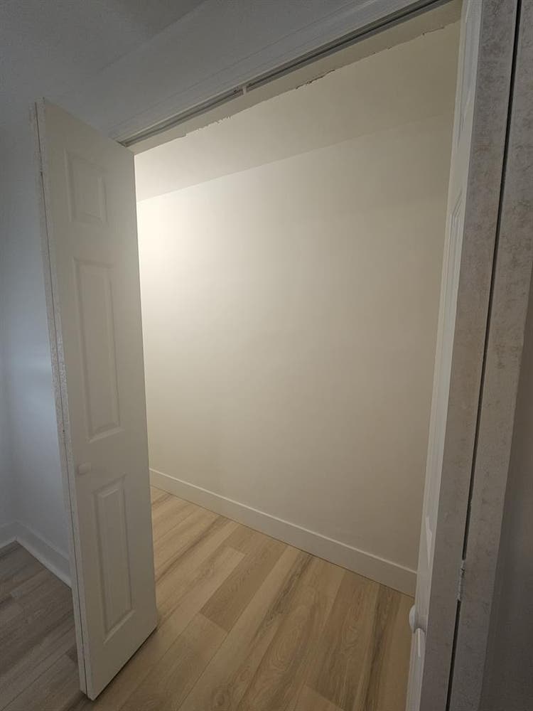 3 Rooms in Newly Renovated Home