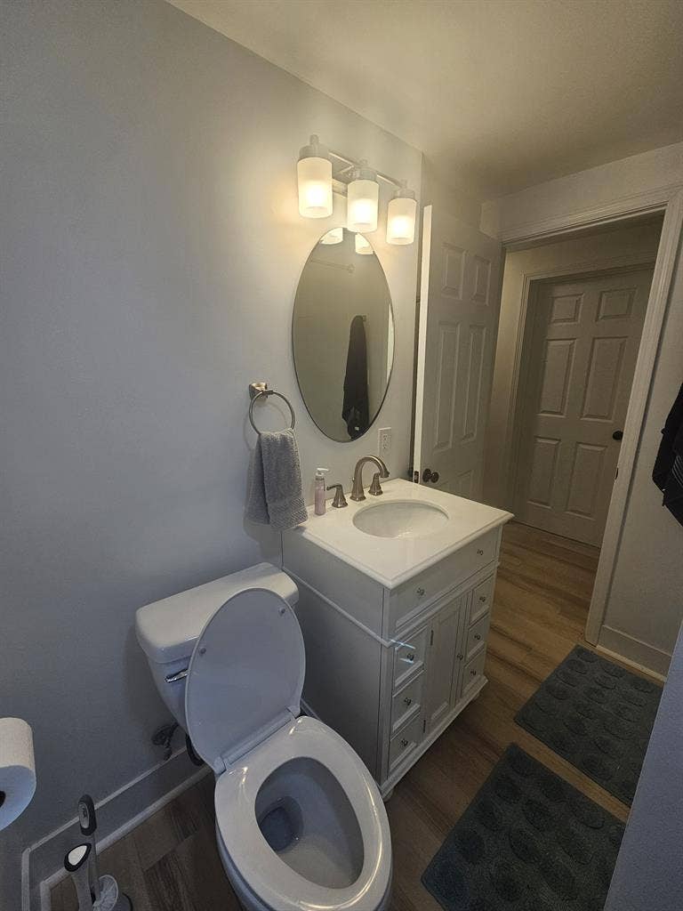 3 Rooms in Newly Renovated Home