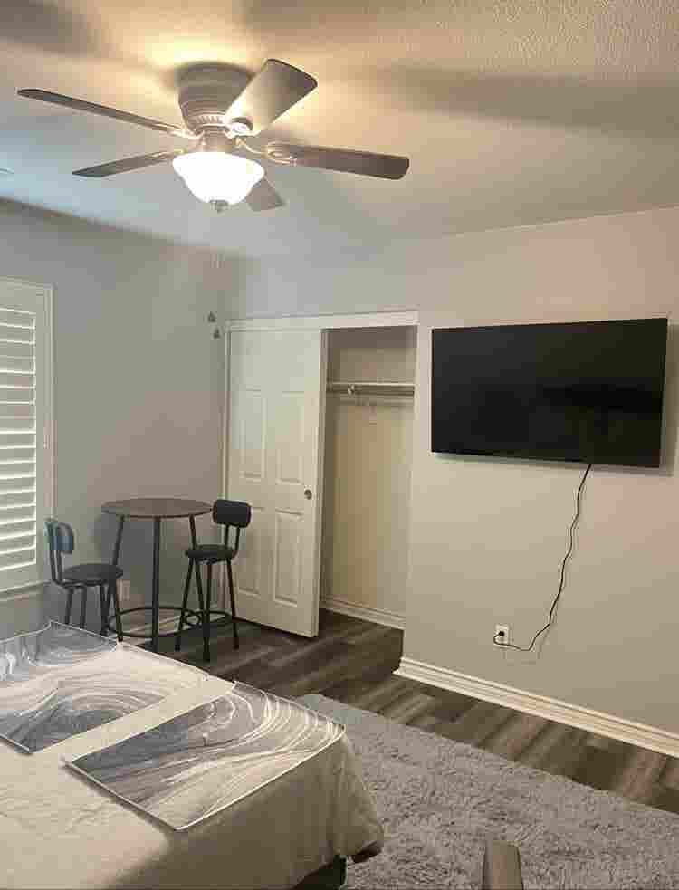 Large Furnished Room