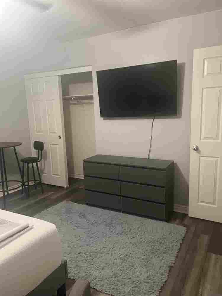 Large Furnished Room