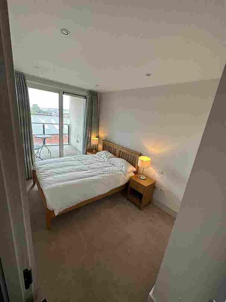 Room in Luxury Apartment Cork City