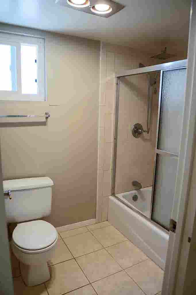 Looking for housemates to