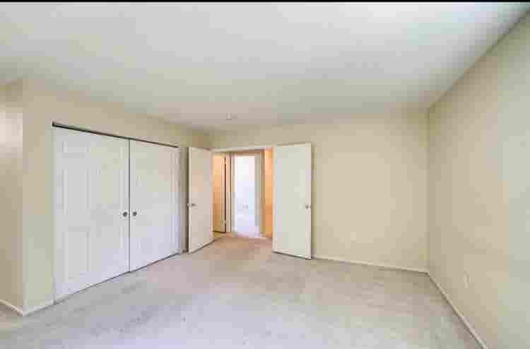 Spacious Room, Stand Alone Home