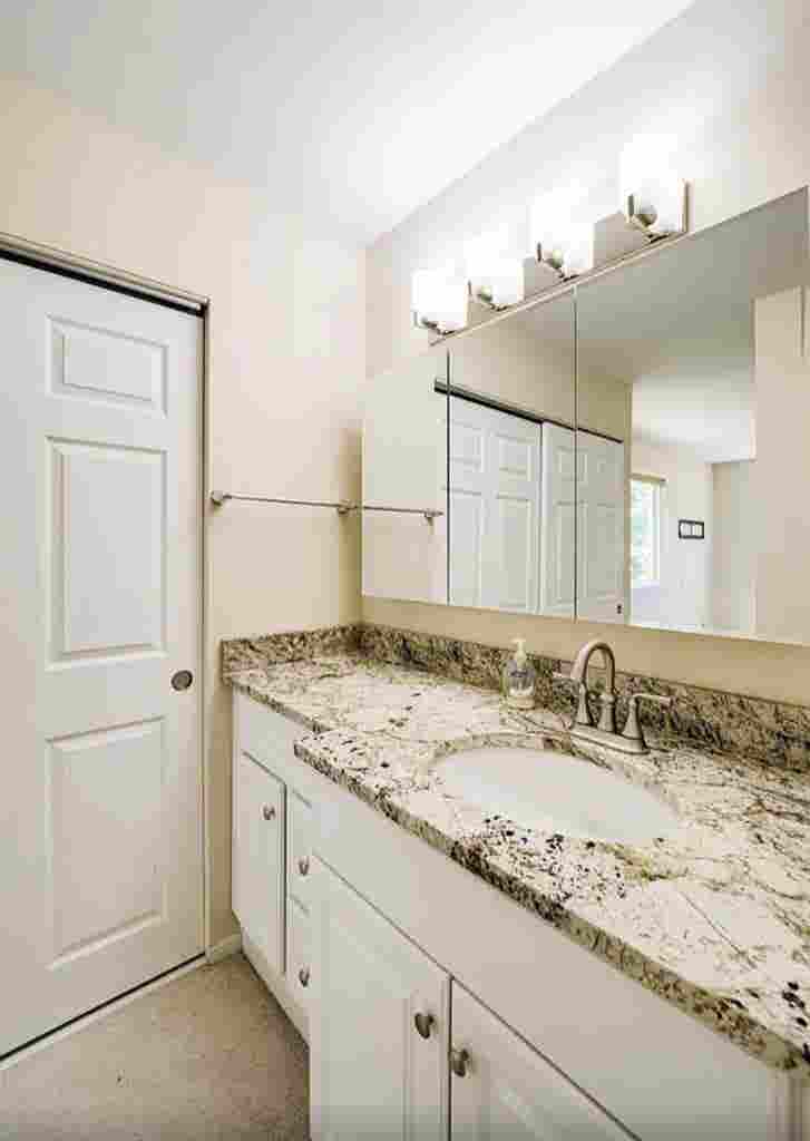Spacious Room, Stand Alone Home