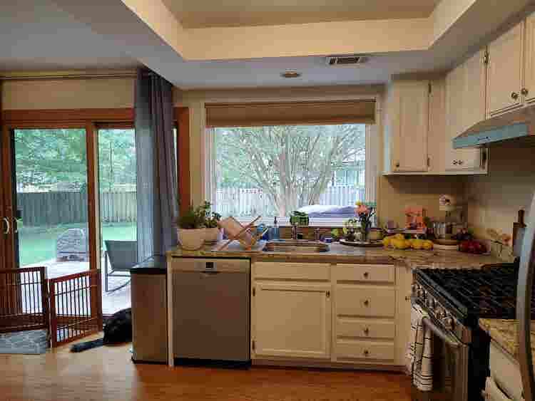 Spacious Room, Stand Alone Home