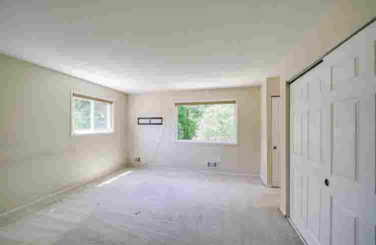 Spacious Room, Stand Alone Home
