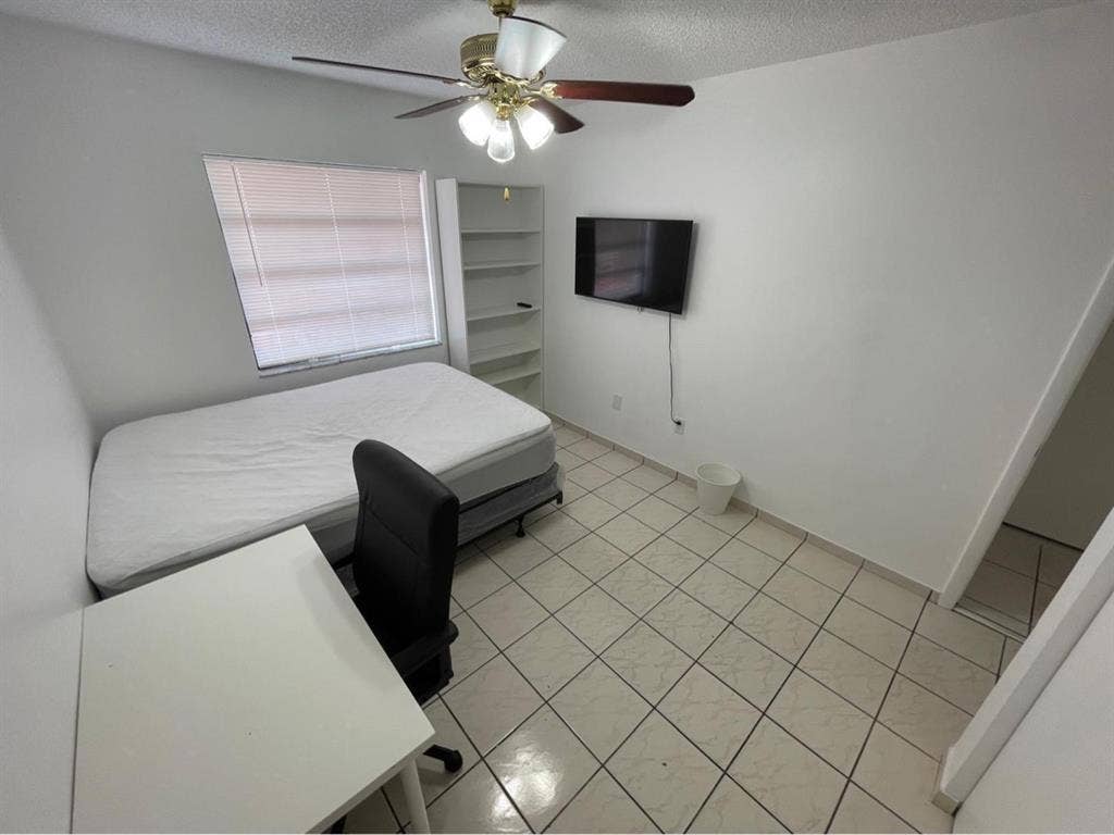 Cuarto amueblado Westchester/Doral