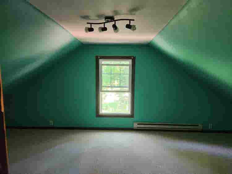 2 Bed+Studio space/upper floor