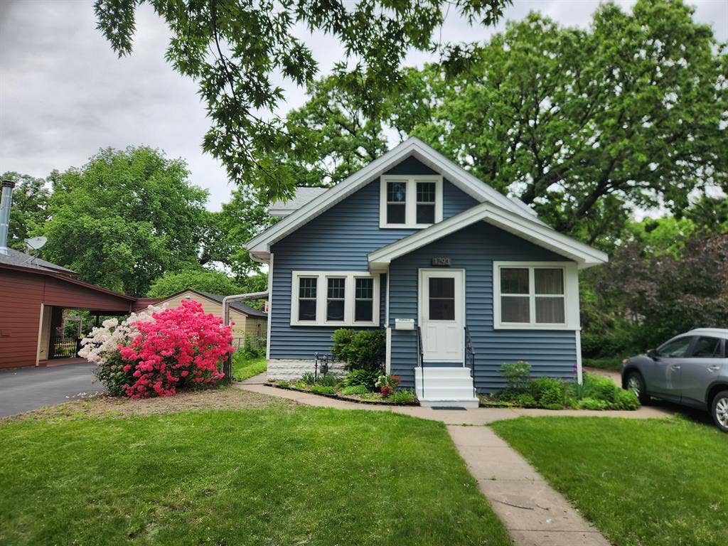 2 Bed+Studio space/upper floor