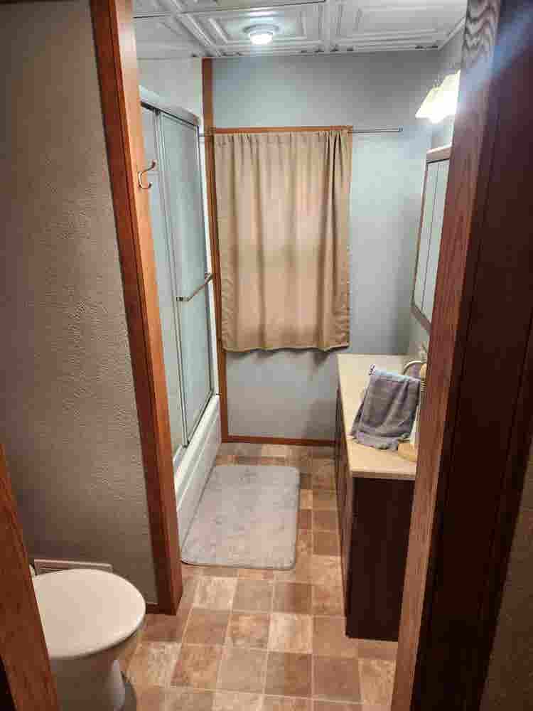 2 Bed+Studio space/upper floor