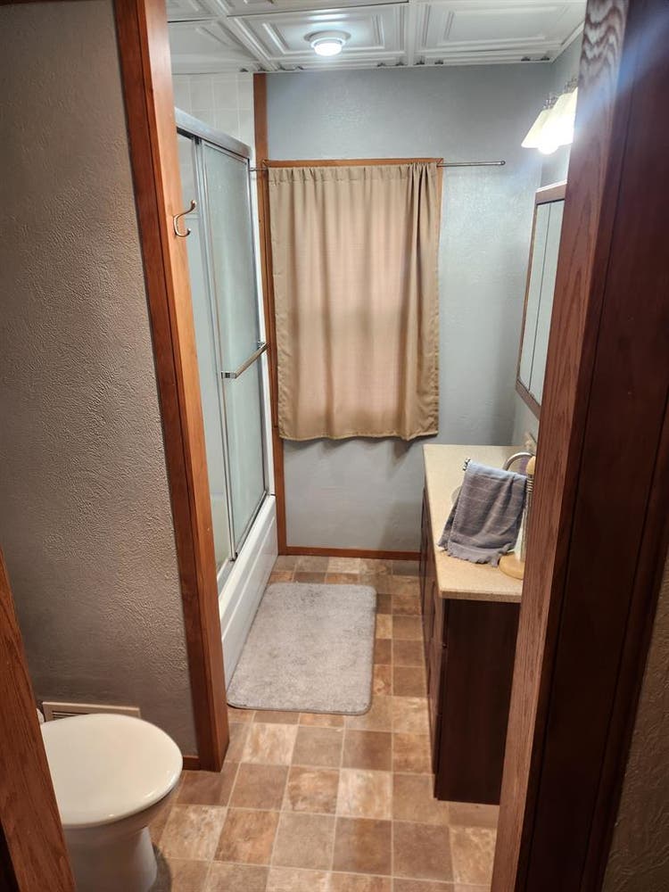 2 Bed+Studio space/upper floor