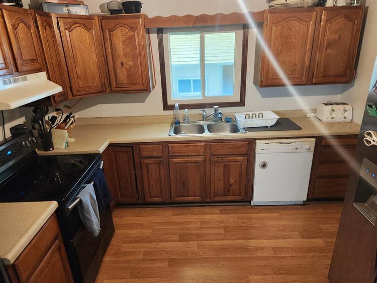2 Bed+Studio space/upper floor
