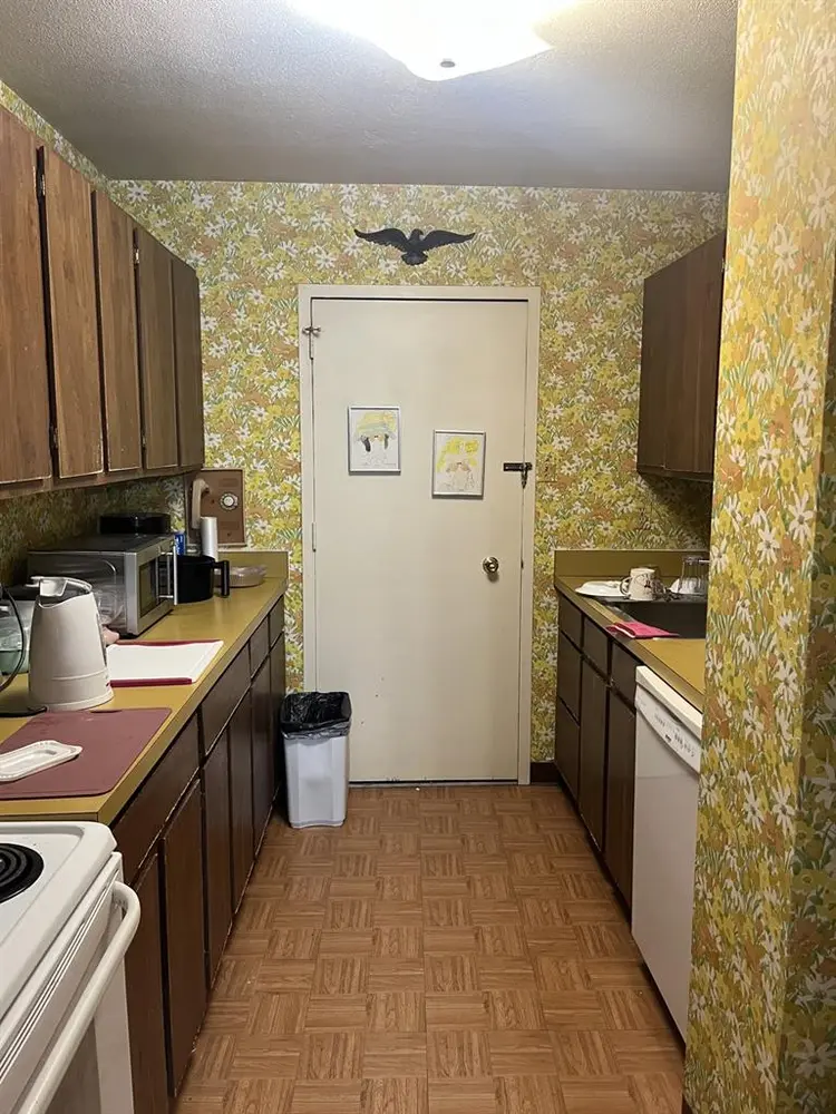 Looking for male to takeover lease.