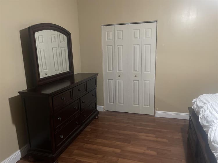 Plant City Private Room & Bathroom
