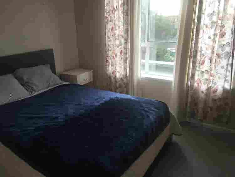SHARE 2 BEDROOM CONDO