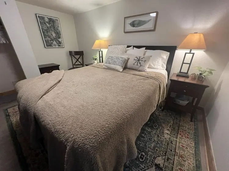 Furnished Queen Bed ✨💕