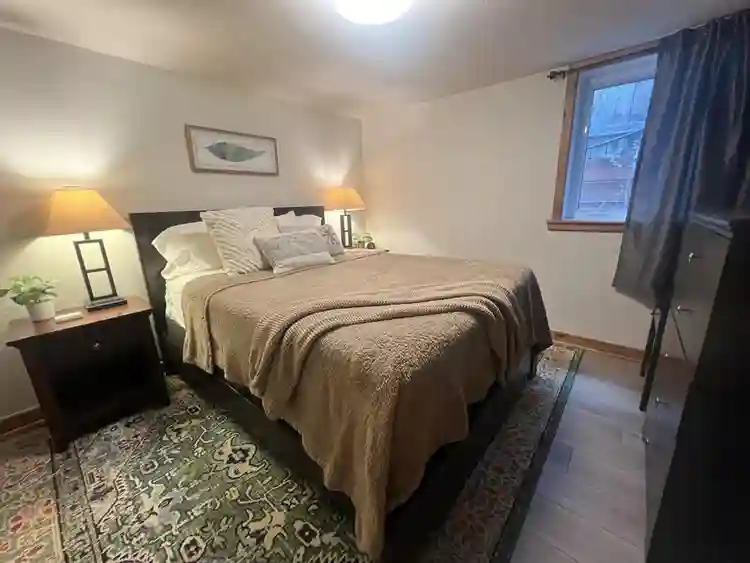 Furnished Queen Bed ✨💕