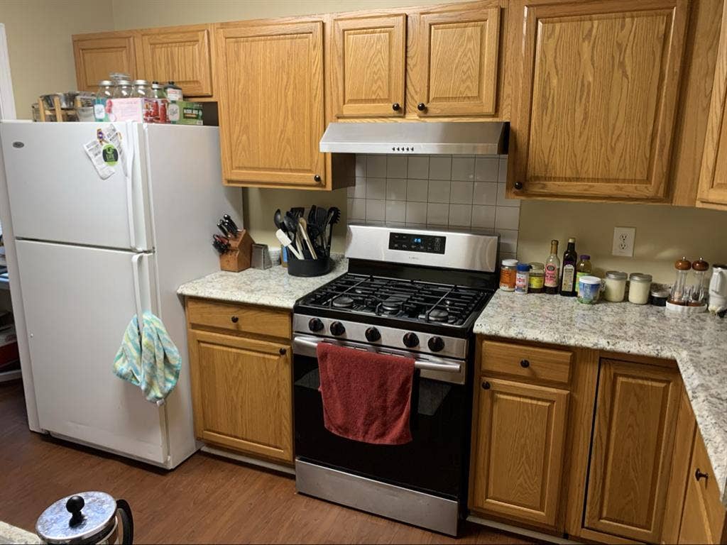 Lg room w/own bathroom in Decatur