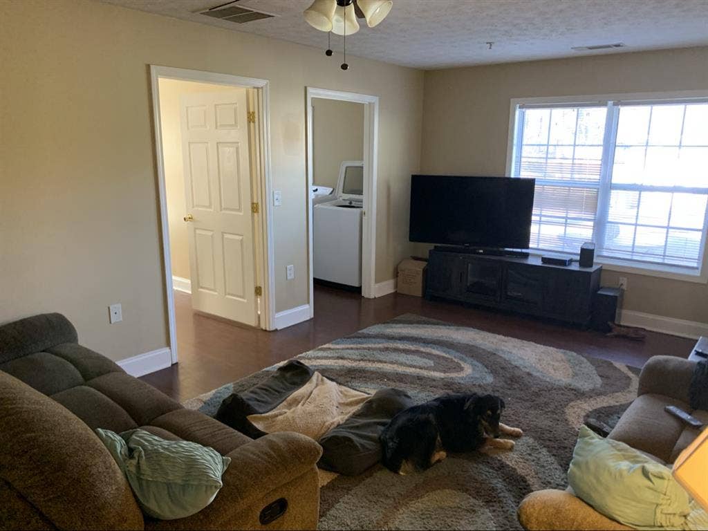 Lg room w/own bathroom in Decatur