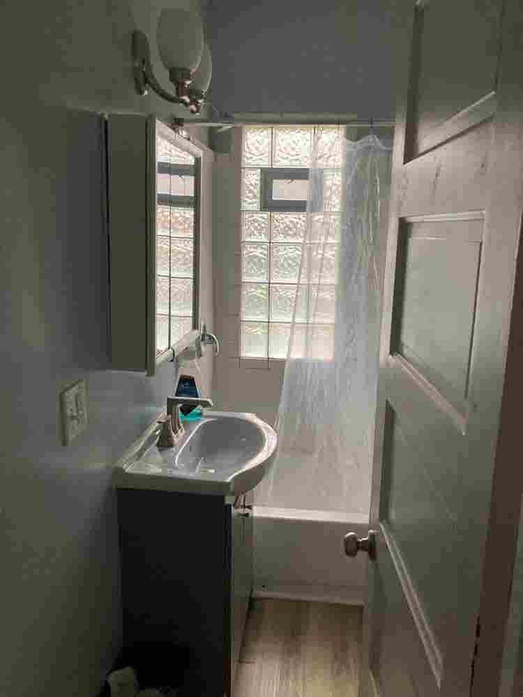 Looking for dependable roommate