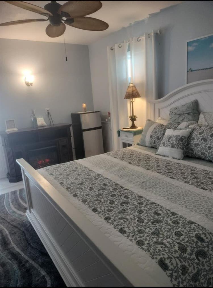 Beautiful room with home share