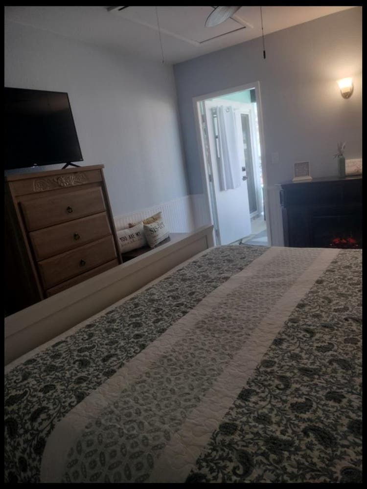 Beautiful room with home share