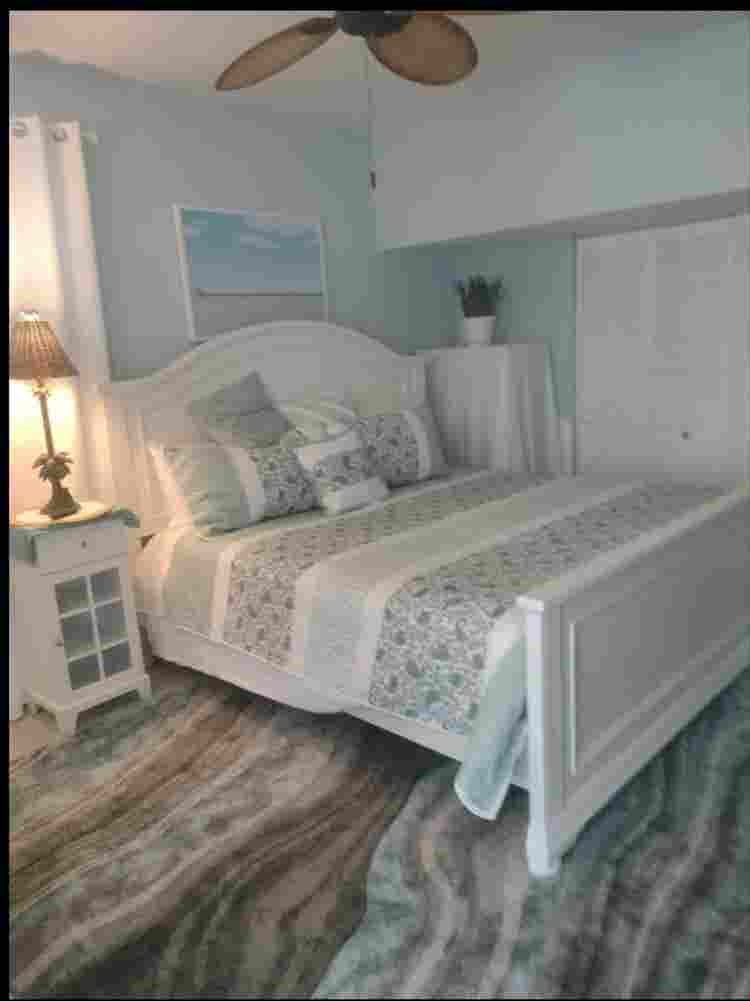 Beautiful room with home share