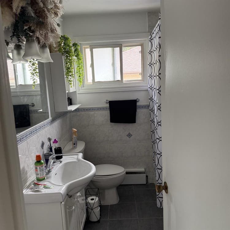 Spare room for rent